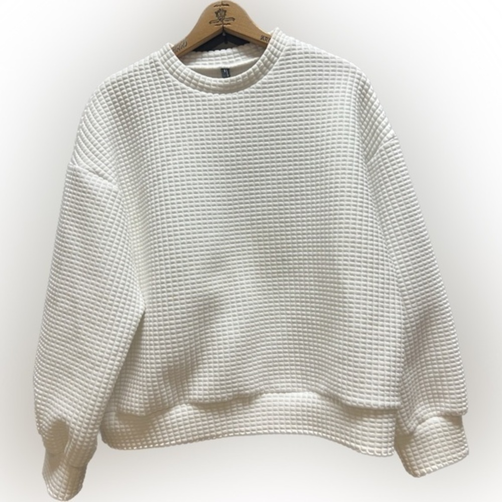 White quilted-texture pullover